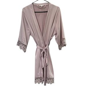 Le Rose Bridesmaid Light Pink Lace Robe Size M/L